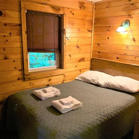 Pine Crest Motel & Cabins Barton Exterior photo